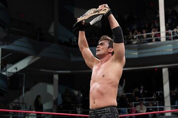 オカダ・カズチカ（©All Elite Wrestling）