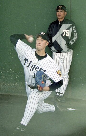  佐藤義則コーチ（右）とは信頼関係があった