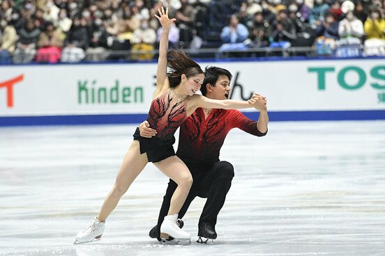 ＳＰで世界最高得点をマークした三浦璃来(左)、木原龍一組