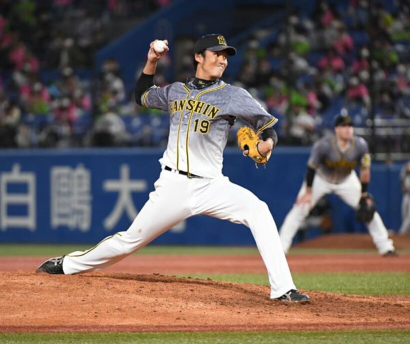  中継ぎでマウンドに上がった阪神・藤浪