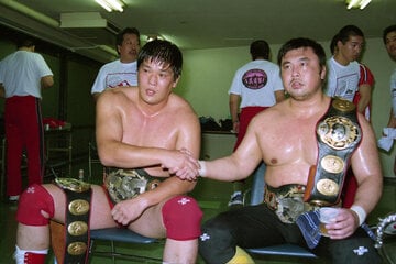 田上（左）、川田組は世界タッグを６度戴冠（93年6月）