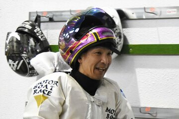 初日連勝の吉田拡郎