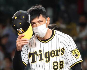  球団関係者から表情が暗いと指摘される阪神・矢野監督（東スポWeb）