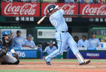 同点の２点適時打を放った西武・セデーニョ
