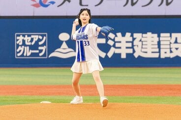 始球式を行った門松みゆき