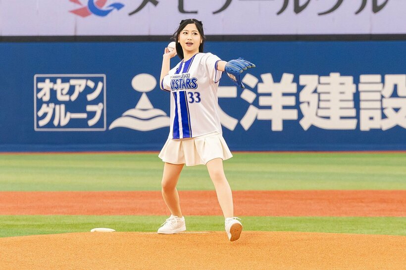 始球式を行った門松みゆき