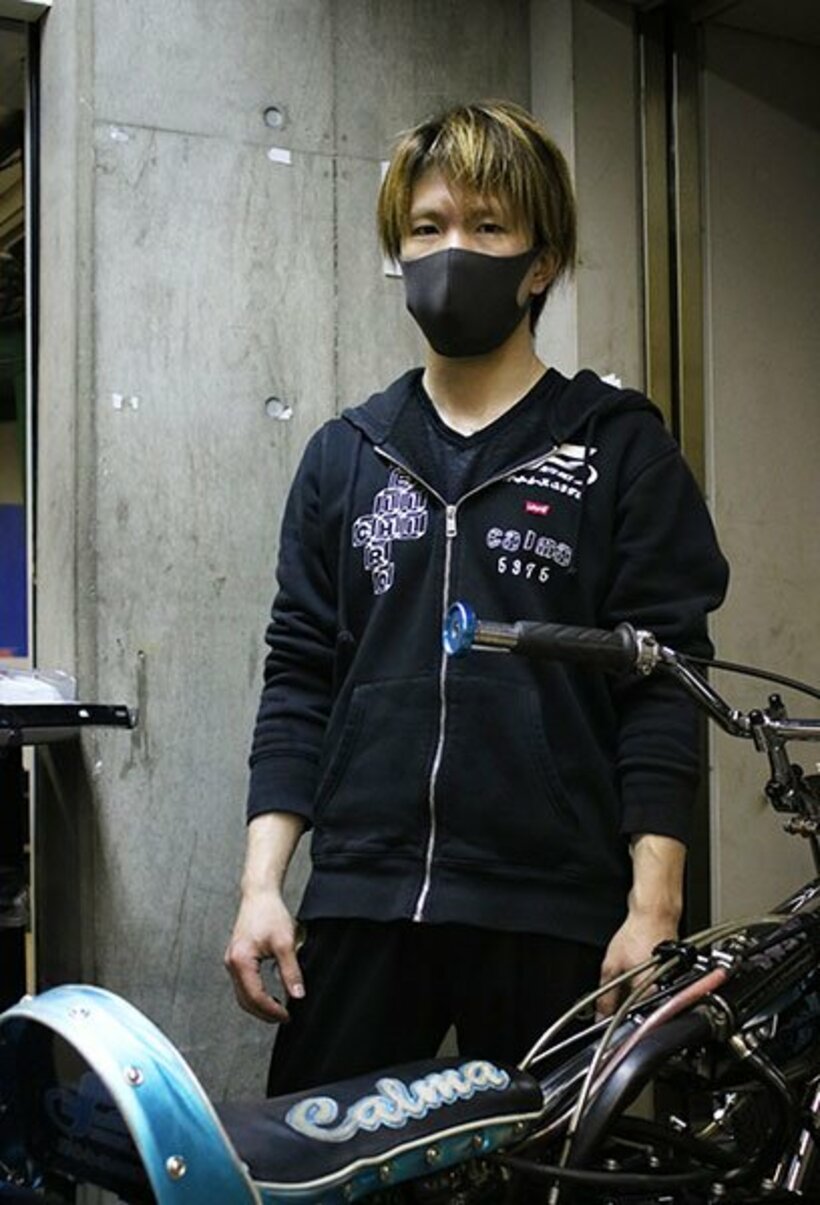  好スタートを決めて１着を奪取した鈴木圭一郎