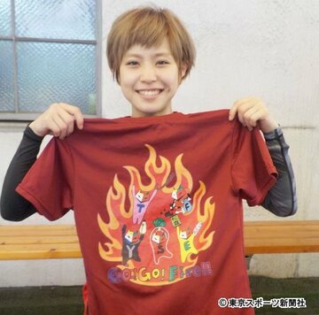  同期５人のイニシャルが入ったオリジナルTシャツ