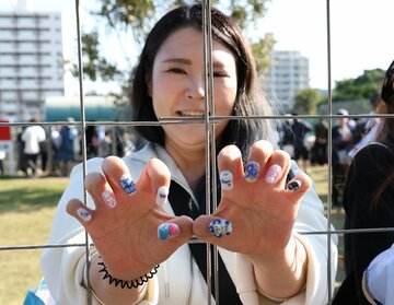 ドラネイルで応援する女性ファン