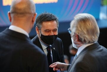  アトレチコから感謝されてしまったバルセロナのバルトメウ前会長（中、ロイター）