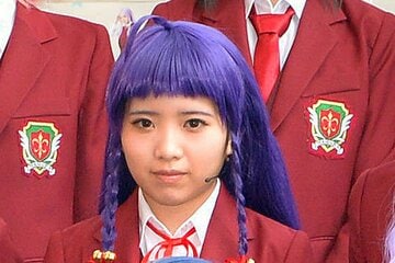 パープルヘアーの榊美優
