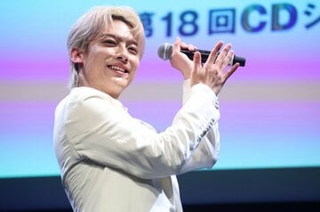 歌謡曲賞を受賞した辰巳ゆうと