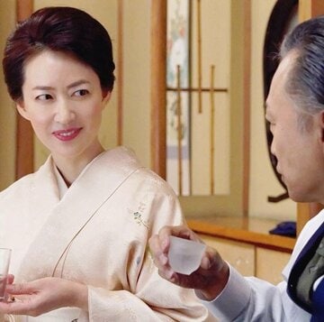  ３代目女将の森口瑤子（インスタグラム＝@yokomoriguchi_officialから）