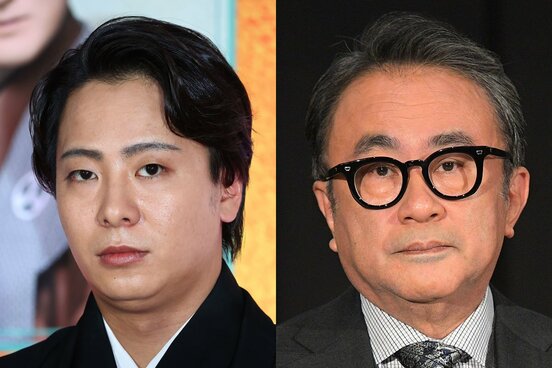 逮捕された中村鶴松(左)と、脚本家の三谷幸喜氏