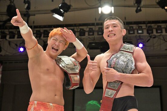 王者組の貫禄を示した宮脇純太(左)と青木真也