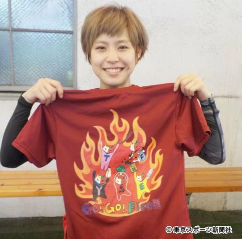  同期５人のイニシャルが入ったオリジナルTシャツ