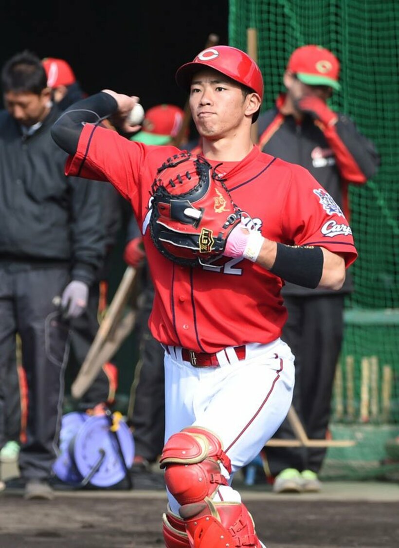  捕手としての出番が期待されている広島・中村奨