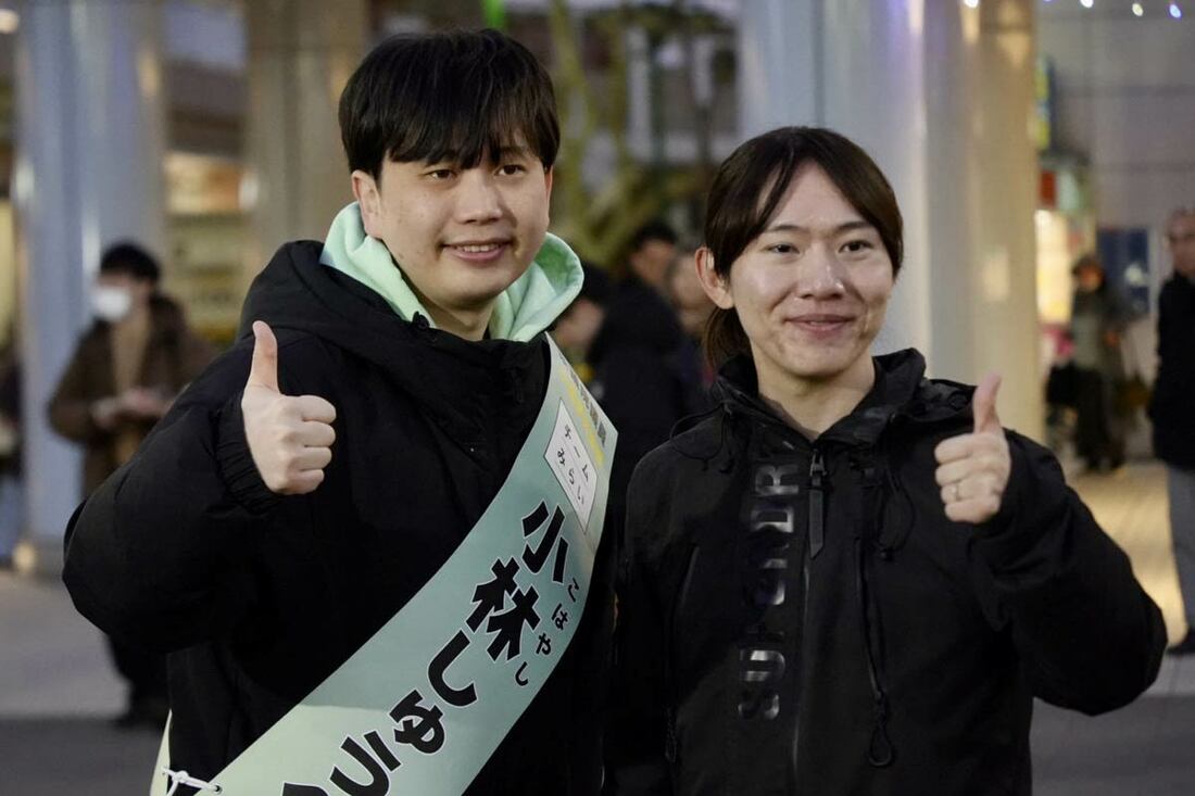 安野氏(右)と千葉5区に立候補した小林修平氏