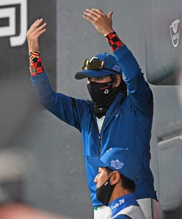  采配が「裏目」となってしまった日本ハム・新庄監督（東スポWeb）