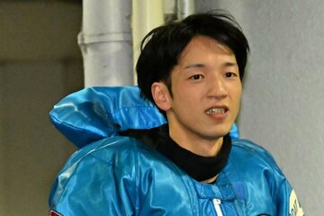 上條暢嵩