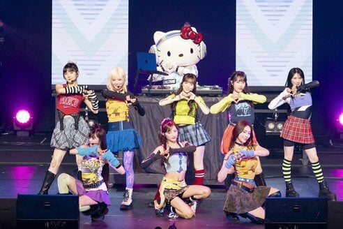 Girls2全国ツアー完走 ハローキティも登場 鶴屋美咲「ここから