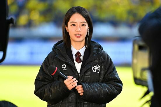 高校サッカー選手権の中継に臨んだ池端杏慈