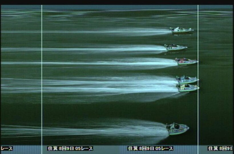 住之江ボート、３日目５Ｒスリット写真