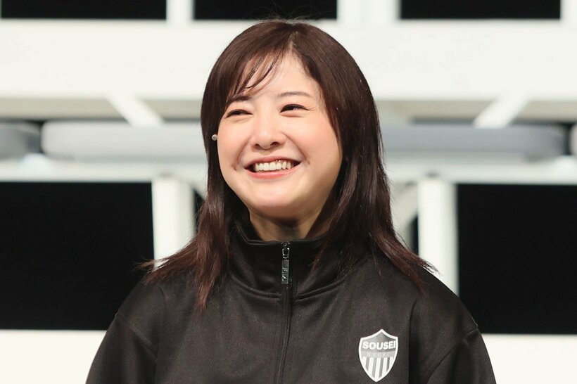 舞台「シャイニングな女たち」に出演する吉高由里子