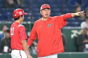 佐々木泰と新井監督