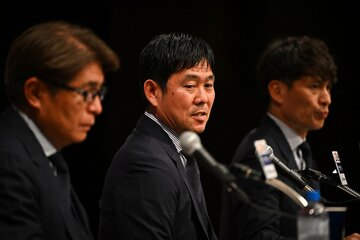記者会見を行った（左から）山本昌邦技術委員、森保一監督、宮本恒靖会長