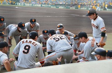  ６日も円陣の中心には北村。その背中に虎党のヤジが飛んだ