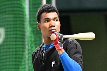 ルーキーとは思えぬ風格の日本ハム・エドポロケイン