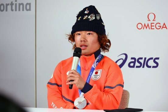 エコノミー席で帰国したという長谷川帝勝