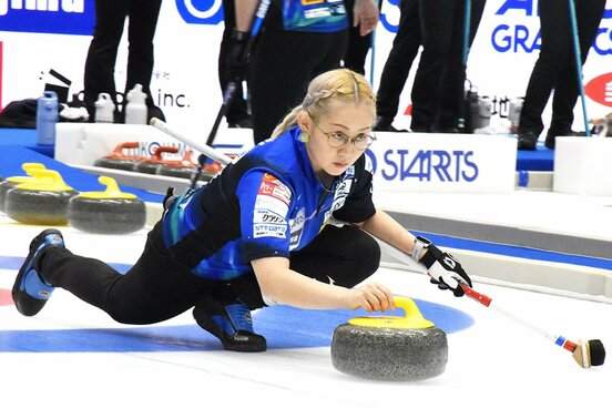 初戦快勝に貢献したロコ・ソラーレの小穴桃里