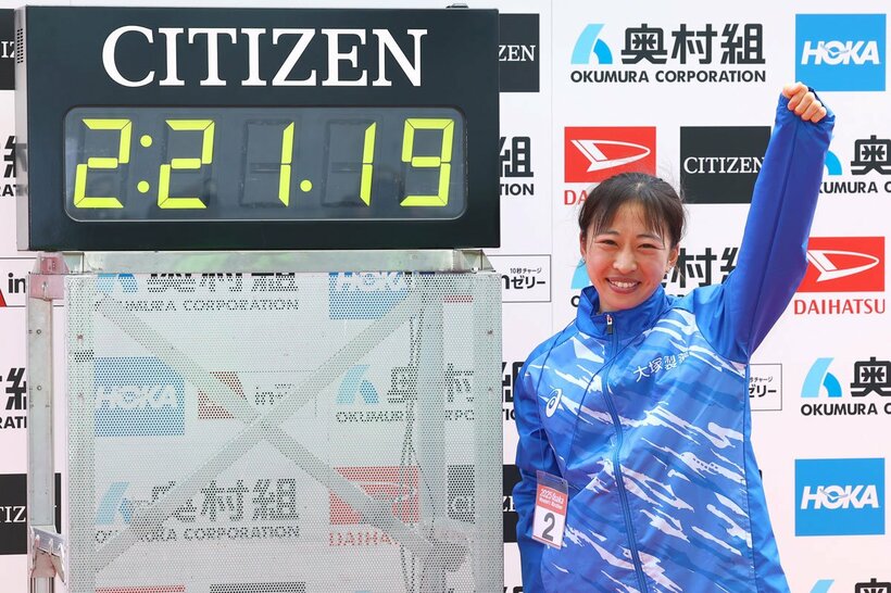 日本歴代１０位の２時間２１分１９秒で２位になった小林香菜