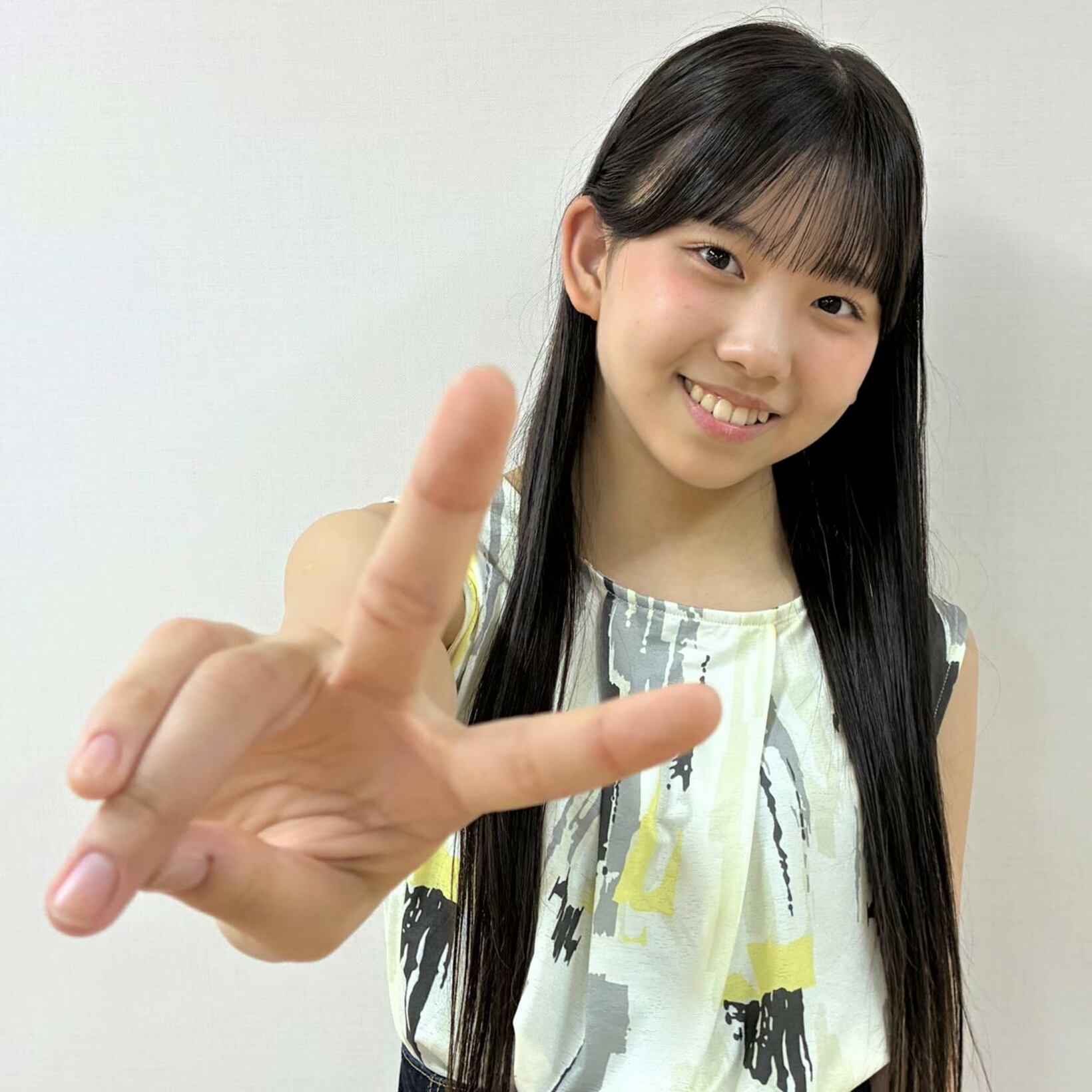 長野ららがVサイン