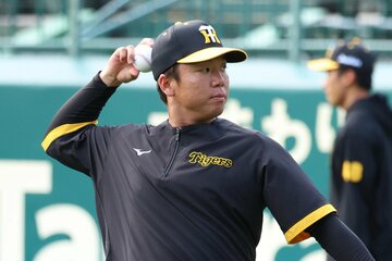 練習を行った阪神・村上頌樹