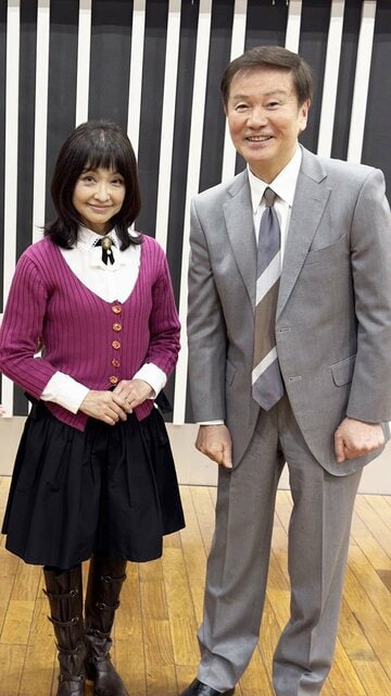 ニッポン放送で森田健作のラジオに出演した石川ひとみ(左)