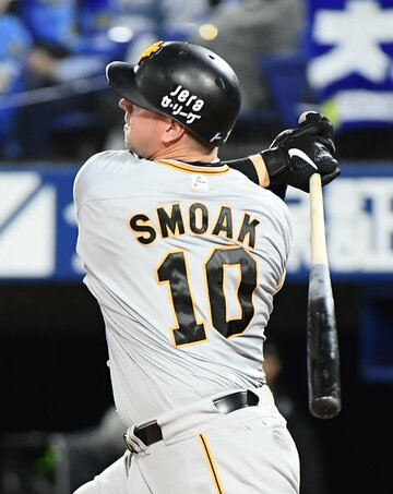  ４回に勝ち越しの２号ホームランを放ったスモーク
