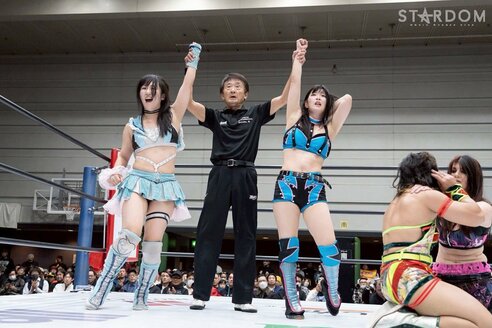 【新商品】 スターダム　STARDOM　玖麗さやか　さくらあや　さくらら　写真集 スターダム】玖麗さやか＆さくらあや ブルーゴッデス1回戦突破