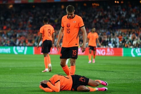 オランダがピッチ内外で悪目立ち 代表OB「1次リーグで家に帰ること