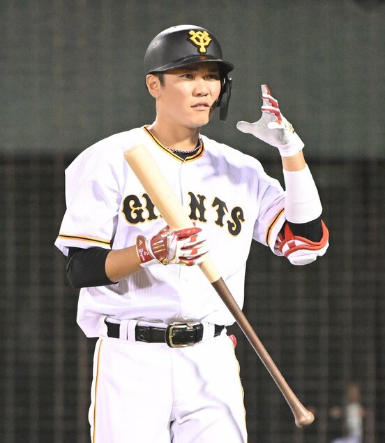 代打で通算２０００試合出場を達成した巨人・坂本勇人