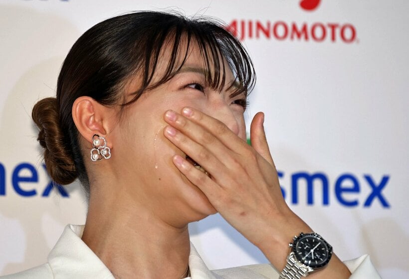 涙を流す坂本花織