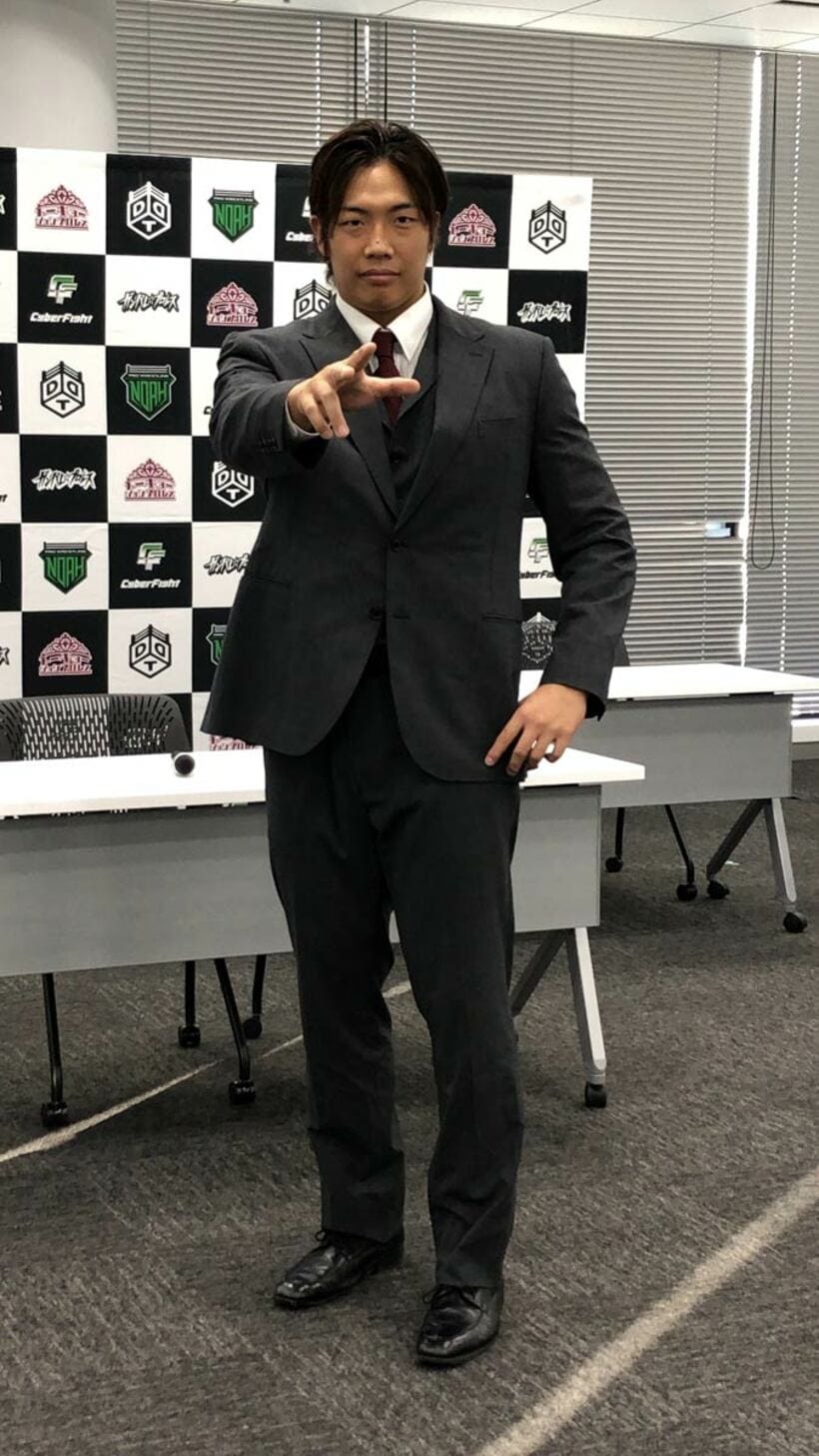  帰国会見で大暴れを誓った竹下幸之介