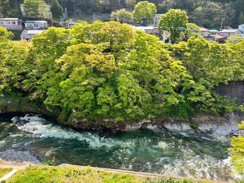 川のせせらぎを聞いているだけで癒やされます
