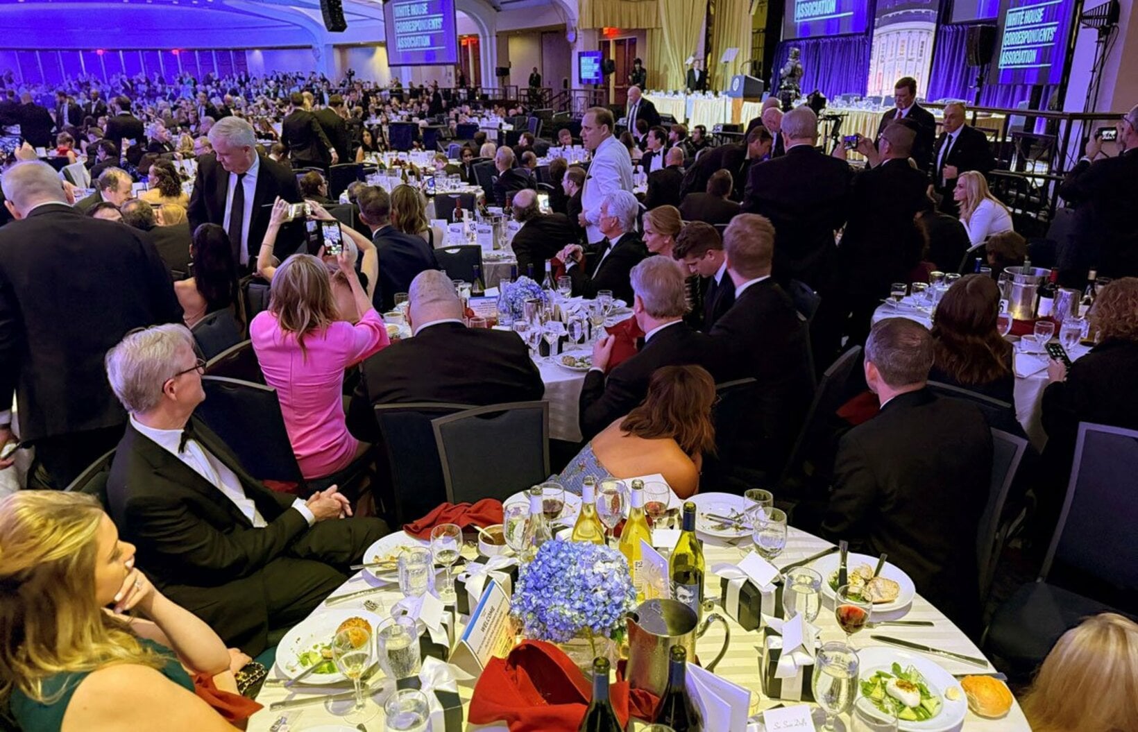 騒然となった晩餐会（ロイター）