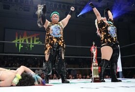 ゴッデス王座を獲得した刀羅ナツコ(左)と琉悪夏