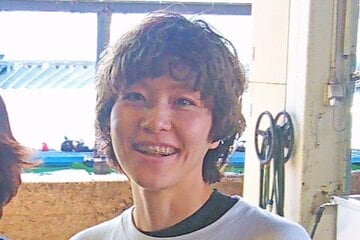 深尾巴恵