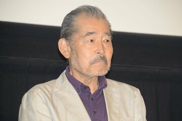 「高野豆腐店の春」の完成披露上映会に登場した藤竜也