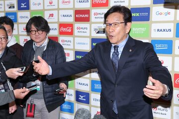 取材対応で異例の「リクエスト」を送った栗山氏